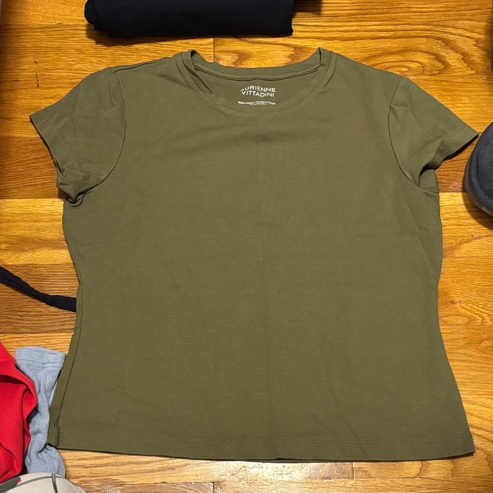 Adrienne Vittadini Khaki Short Sleeve Tee